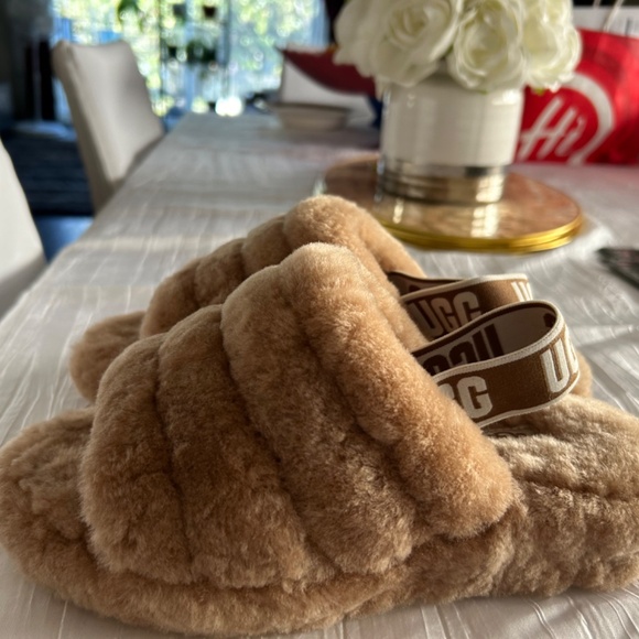 UGG Fluff Yeah Slides size 6 women’s - Picture 3 of 5